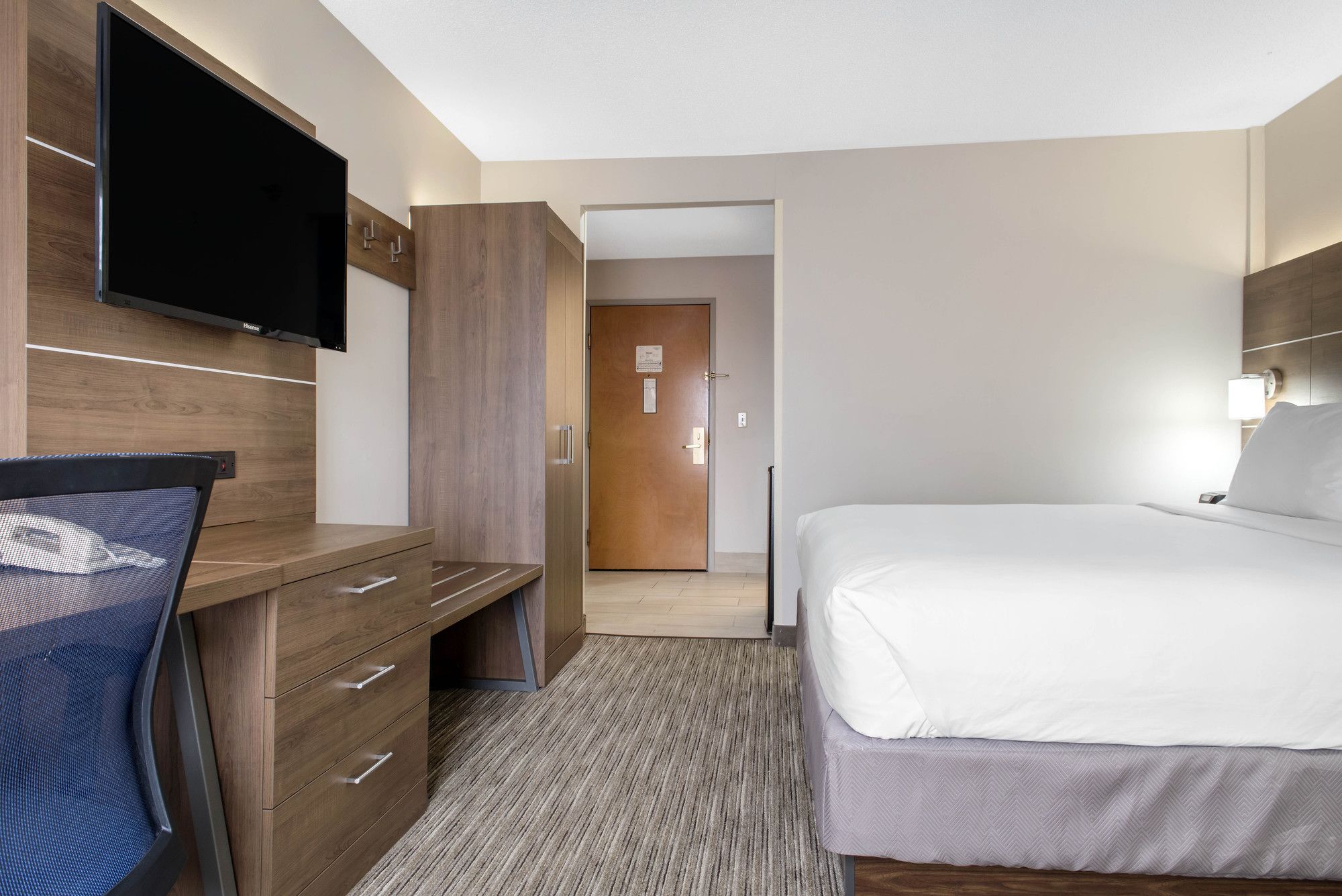 Holiday Inn Express & Suites Harrison