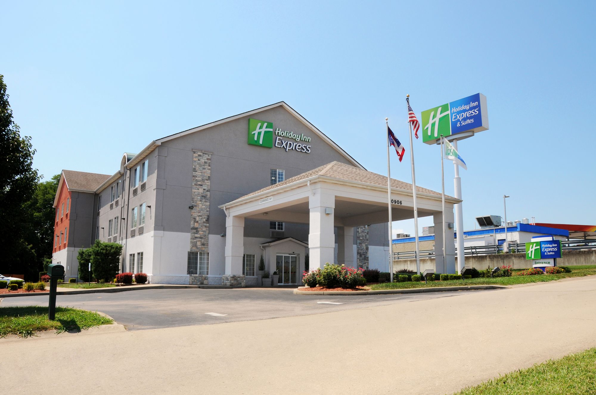 Holiday Inn Express & Suites Harrison