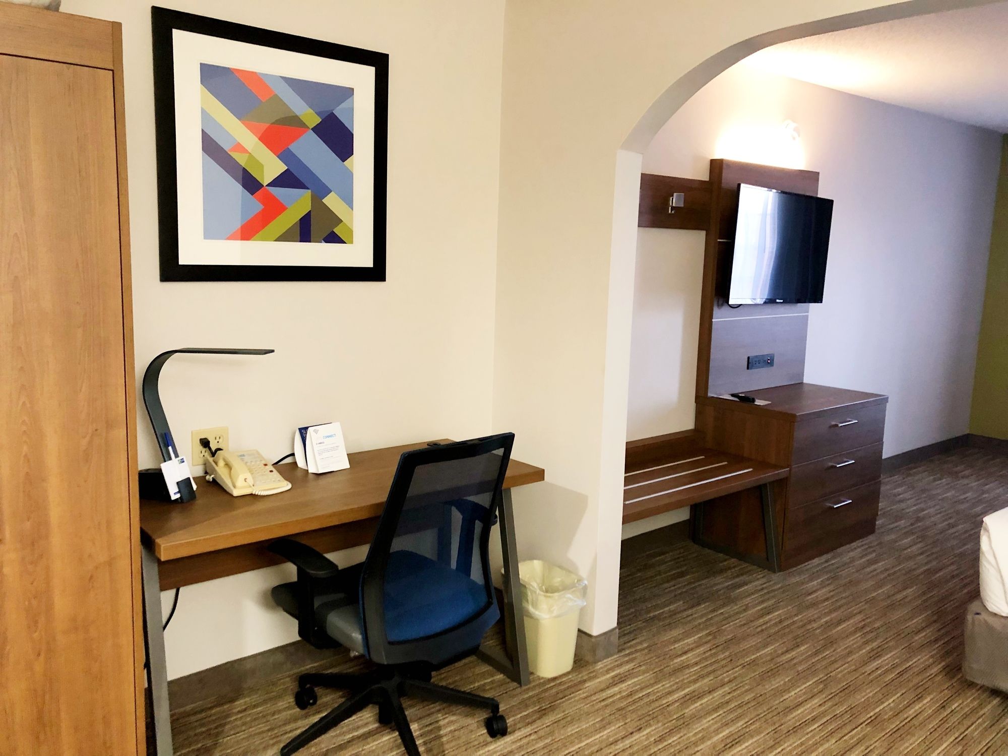 Holiday Inn Express & Suites Harrison