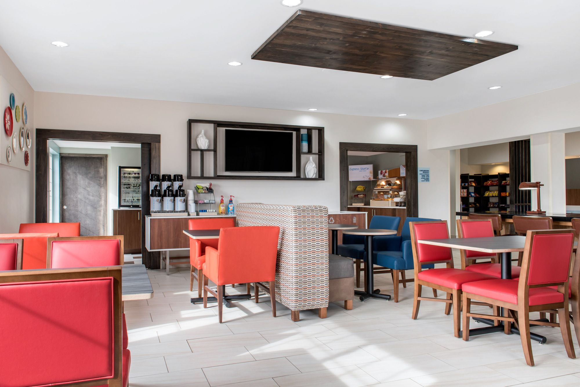 Holiday Inn Express & Suites Harrison