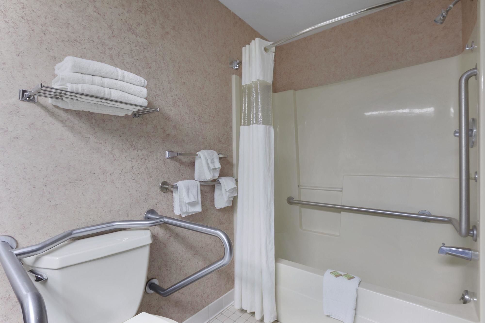 Super 8 by Wyndham Harrison OH