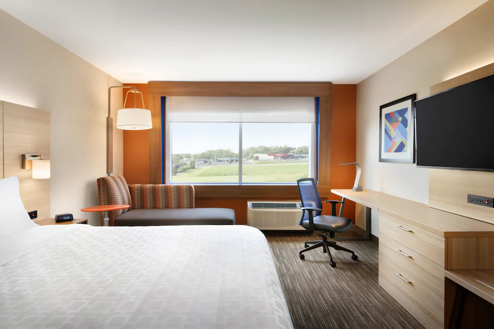 Holiday Inn Express & Suites Columbus East - Heath