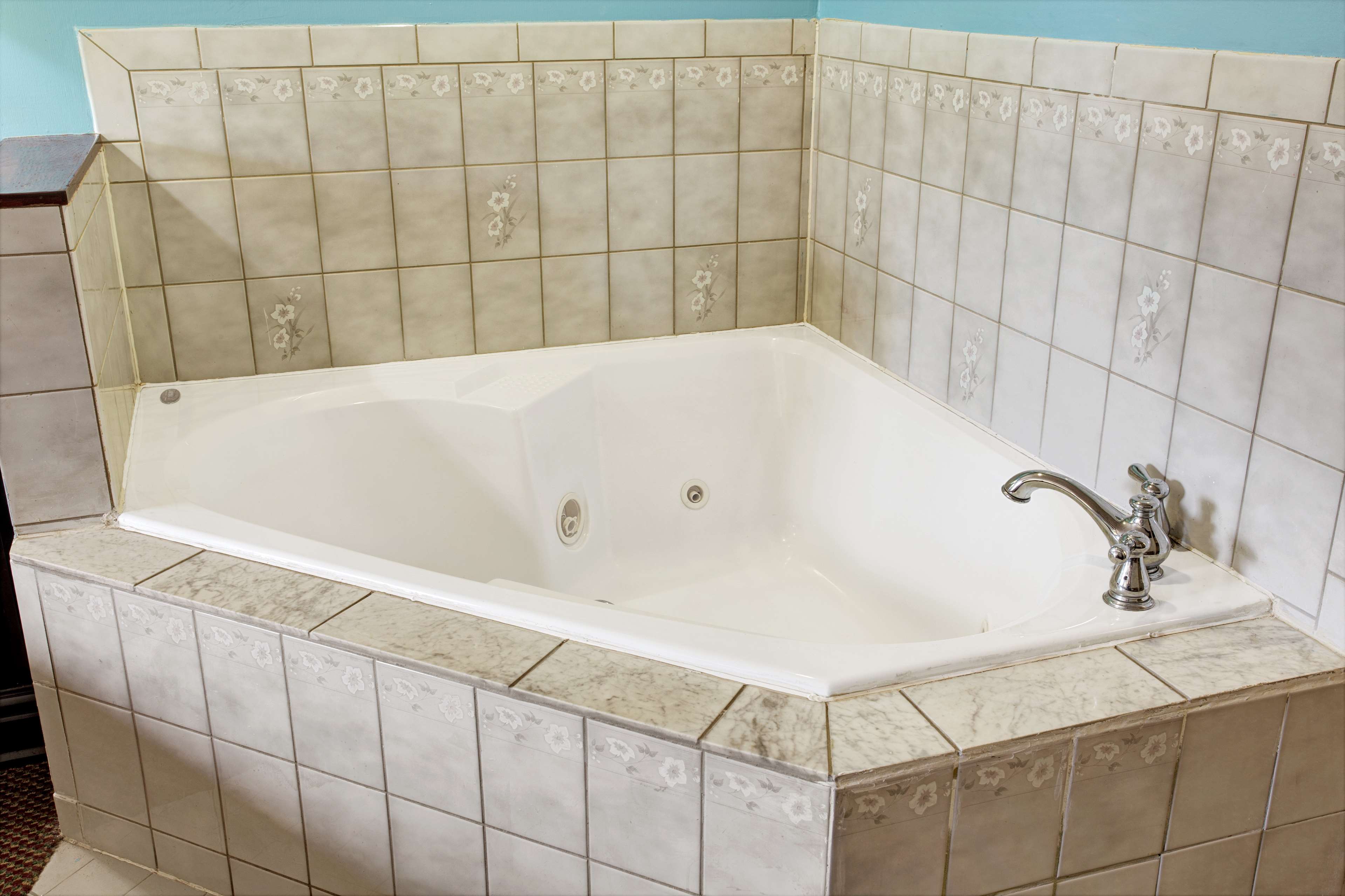 Super 8 by Wyndham Heath/Newark