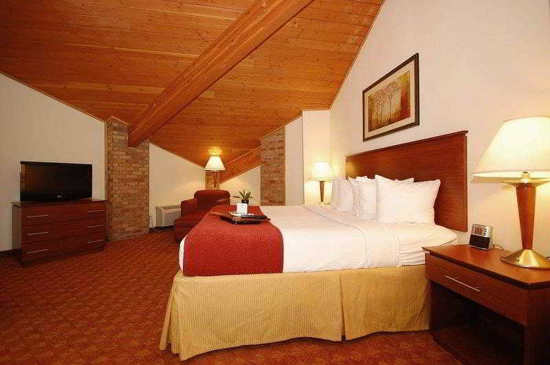 Best Western Lakewood Inn