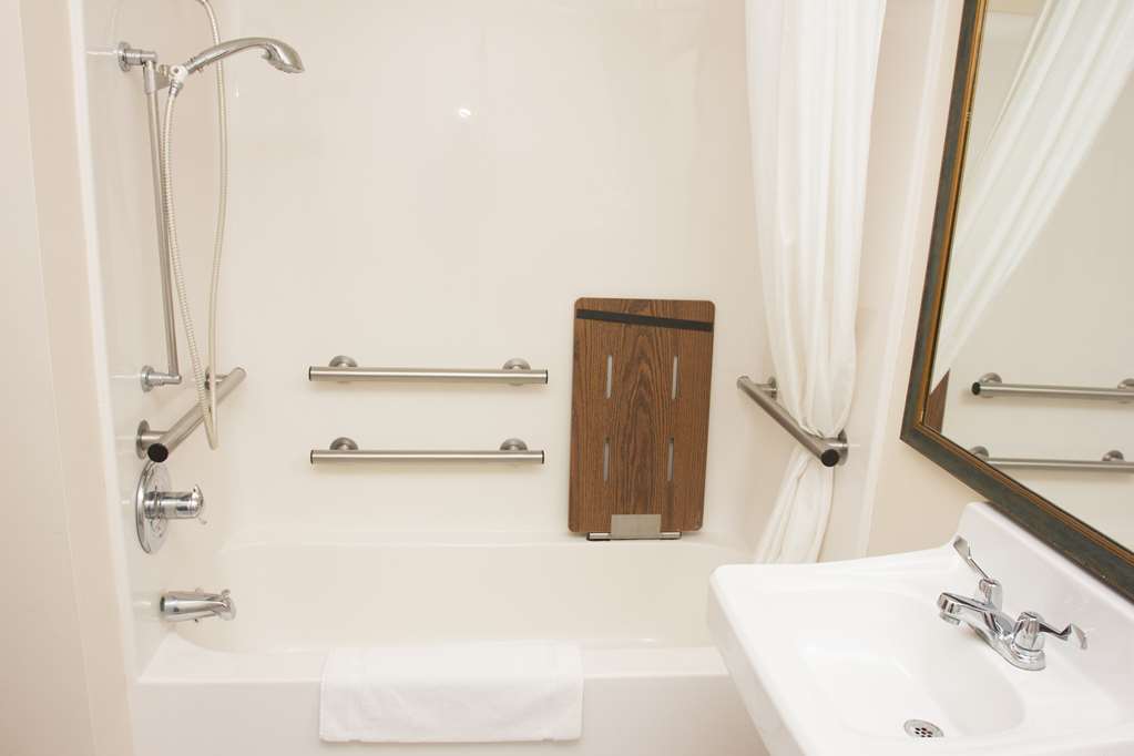 Best Western Lakewood Inn