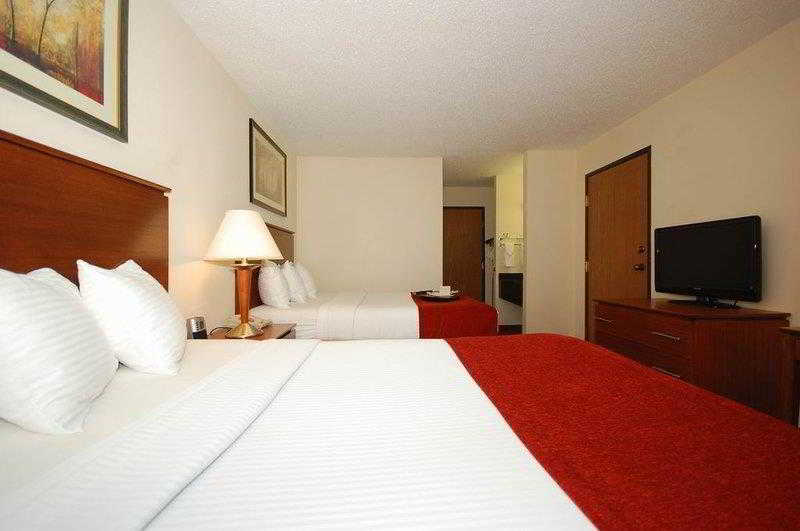 Best Western Lakewood Inn