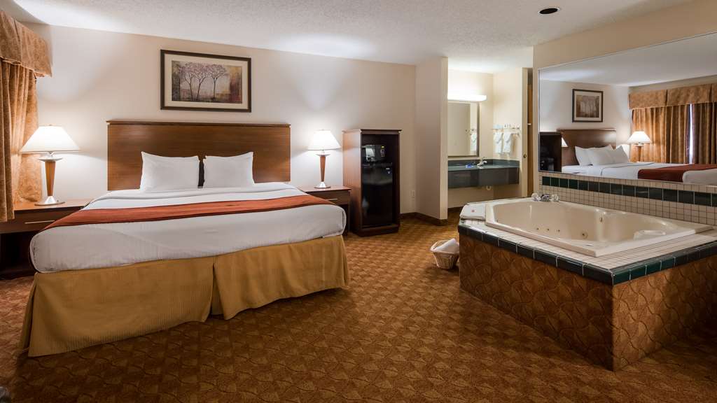 Best Western Lakewood Inn