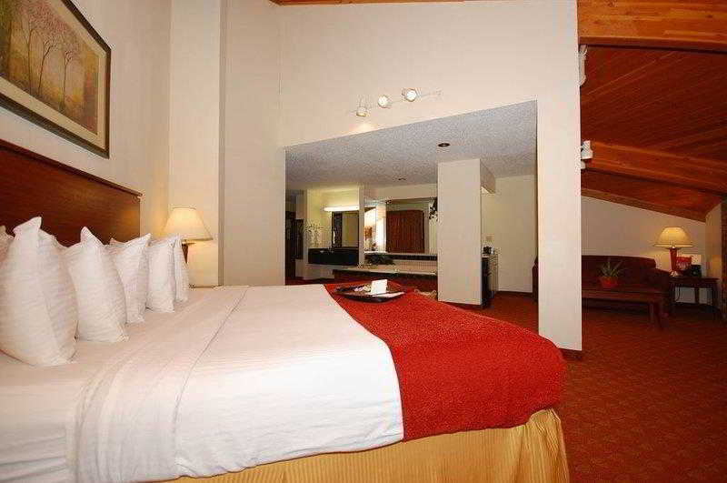 Best Western Lakewood Inn