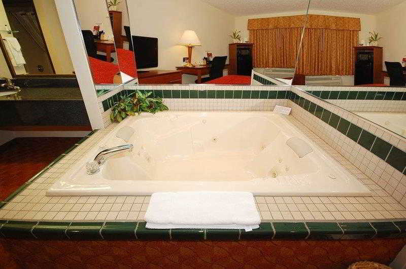 Best Western Lakewood Inn