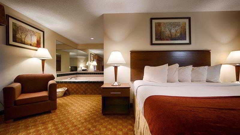 Best Western Lakewood Inn