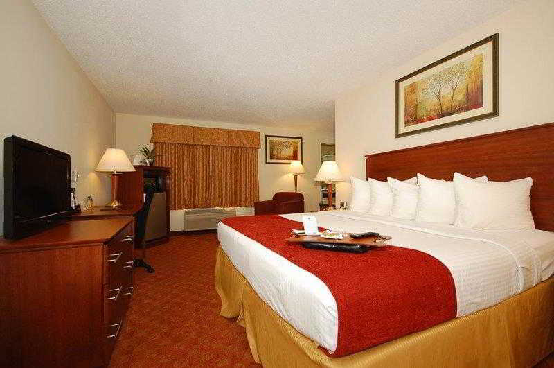 Best Western Lakewood Inn