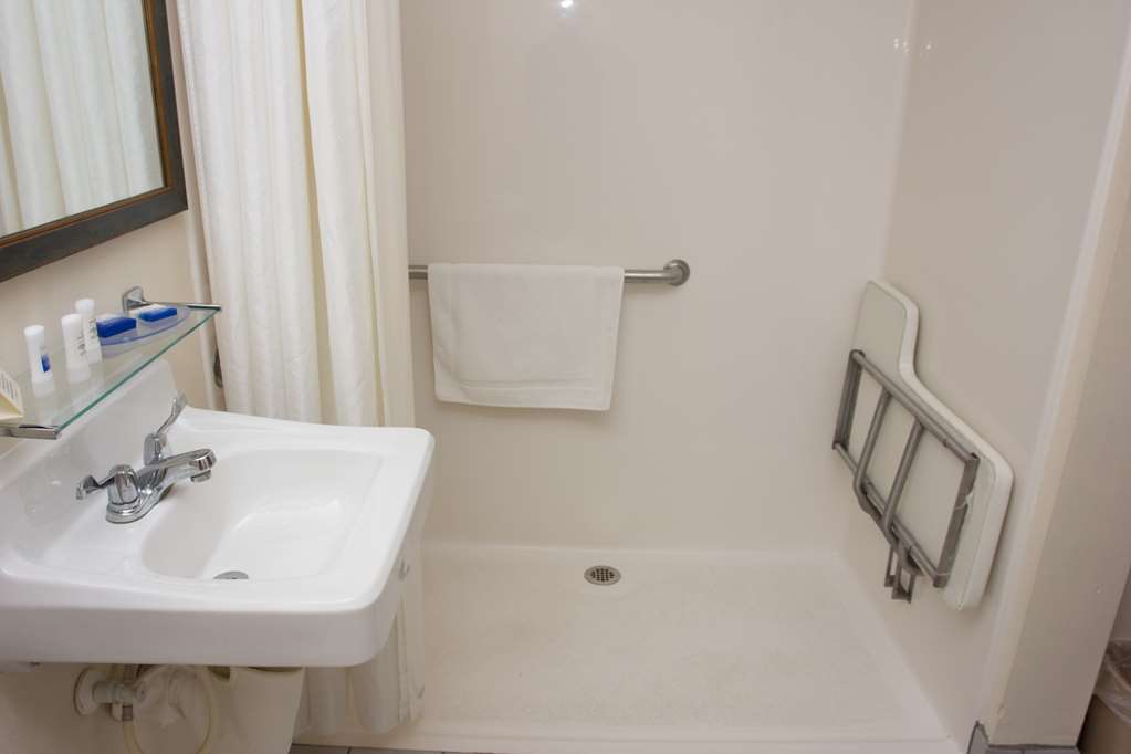 Best Western Lakewood Inn