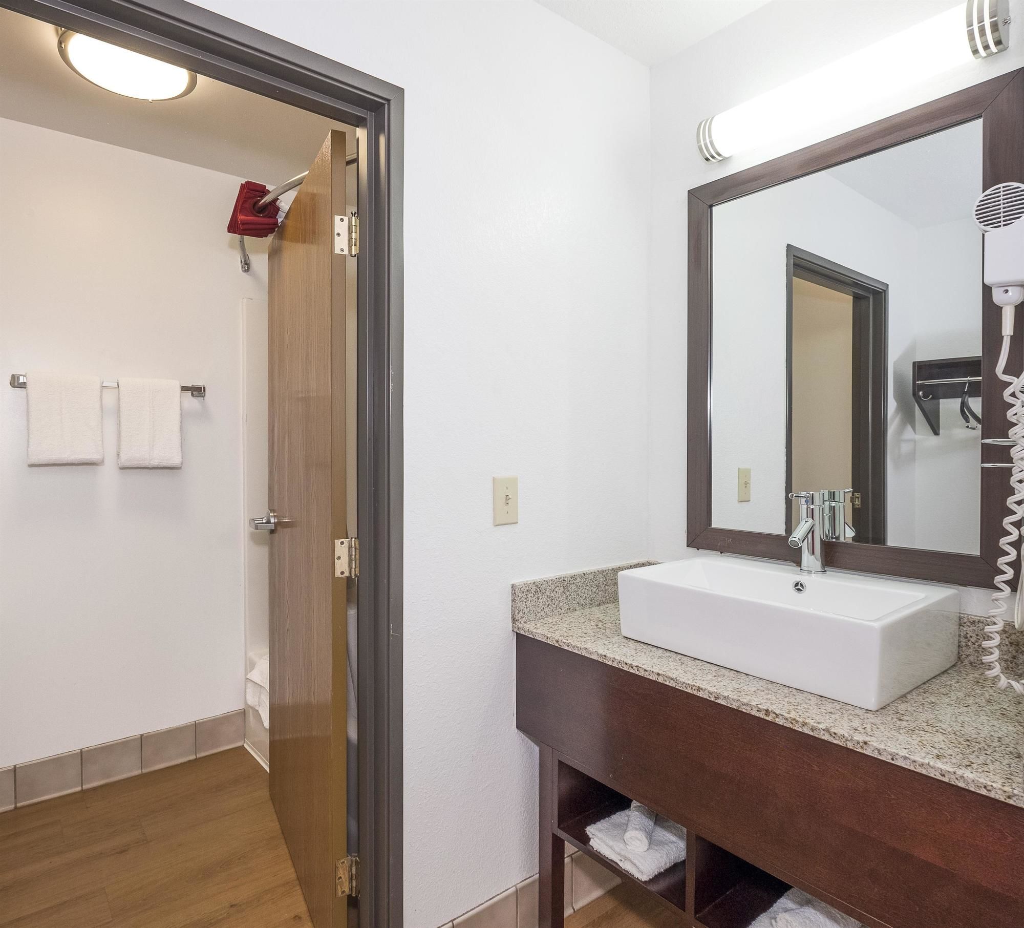 Red Roof Inn Columbus - Hebron