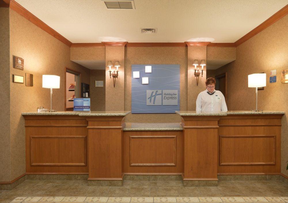 Holiday Inn Express & Suites Bryan-Montpelier