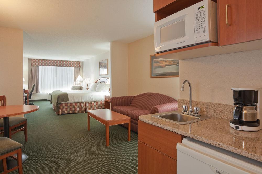 Holiday Inn Express & Suites Bryan-Montpelier