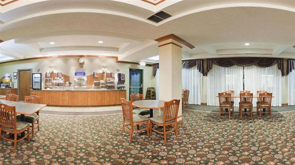 Holiday Inn Express & Suites Bryan-Montpelier