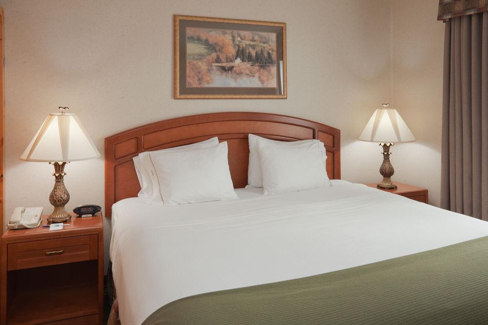 Holiday Inn Express & Suites Bryan-Montpelier