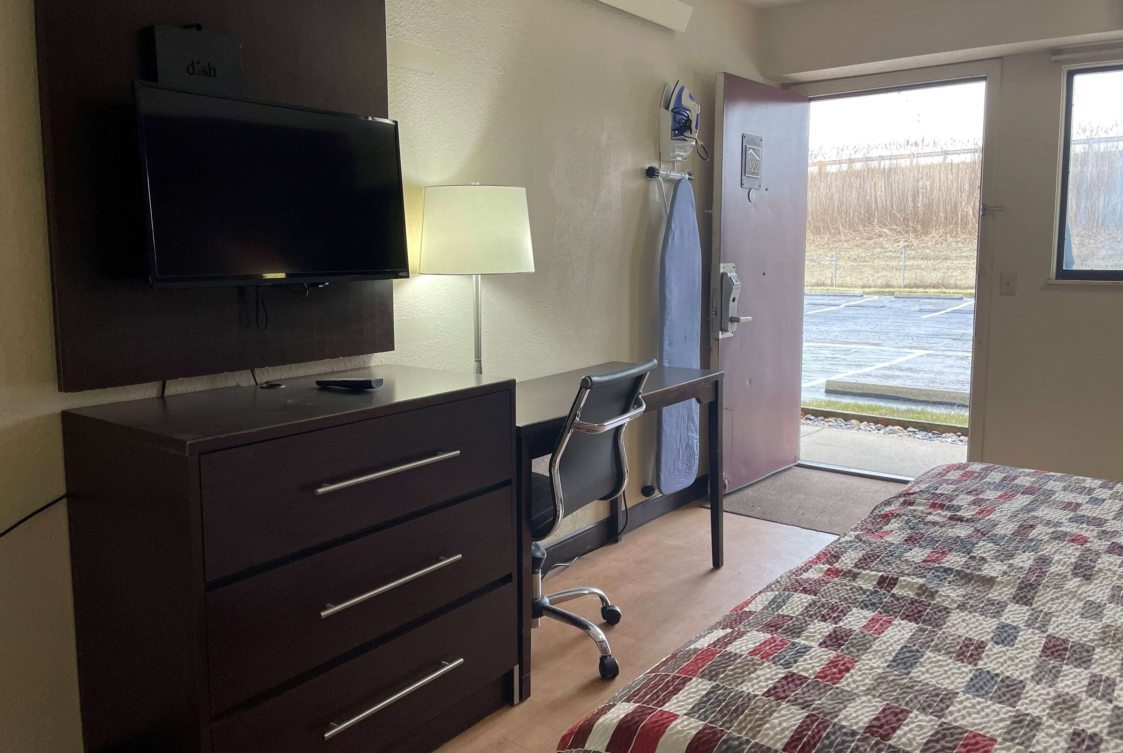 Travelodge By Wyndham Holland/Toledo