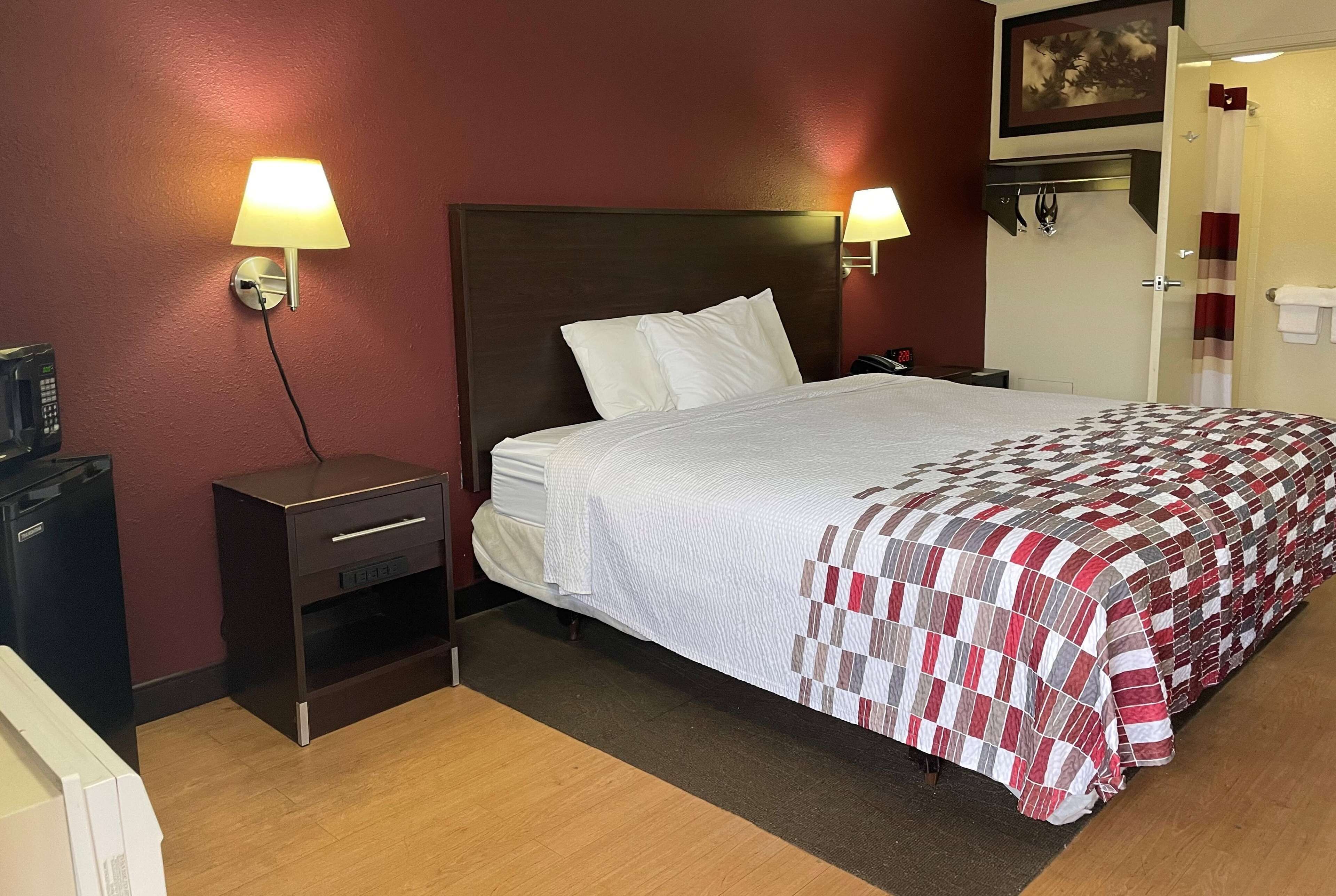 Travelodge By Wyndham Holland/Toledo