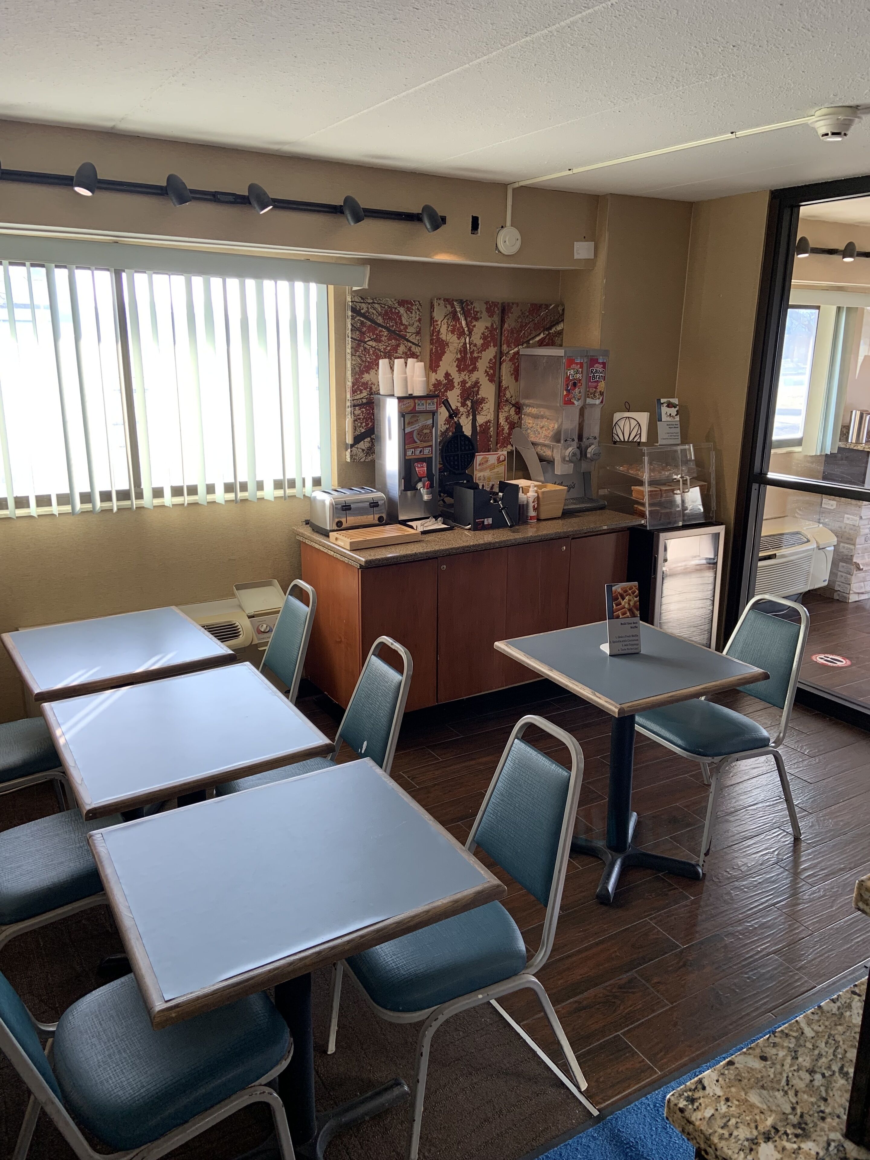 Travelodge By Wyndham Holland/Toledo