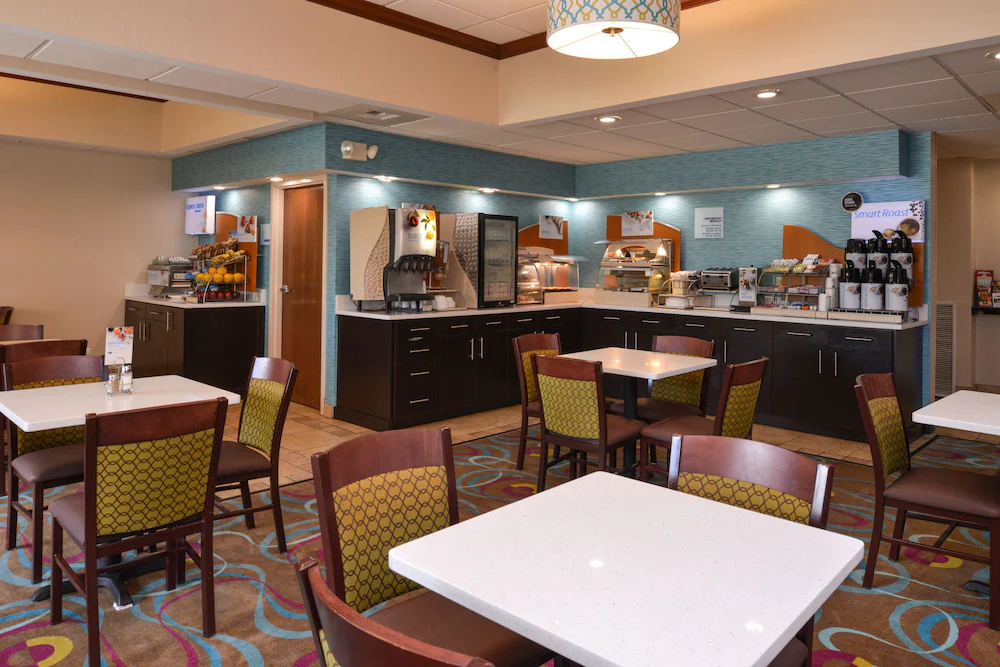 Holiday Inn Express Hotel & Suites Dayton - Huber Heights