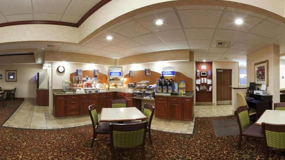 Holiday Inn Express Hotel & Suites Dayton - Huber Heights
