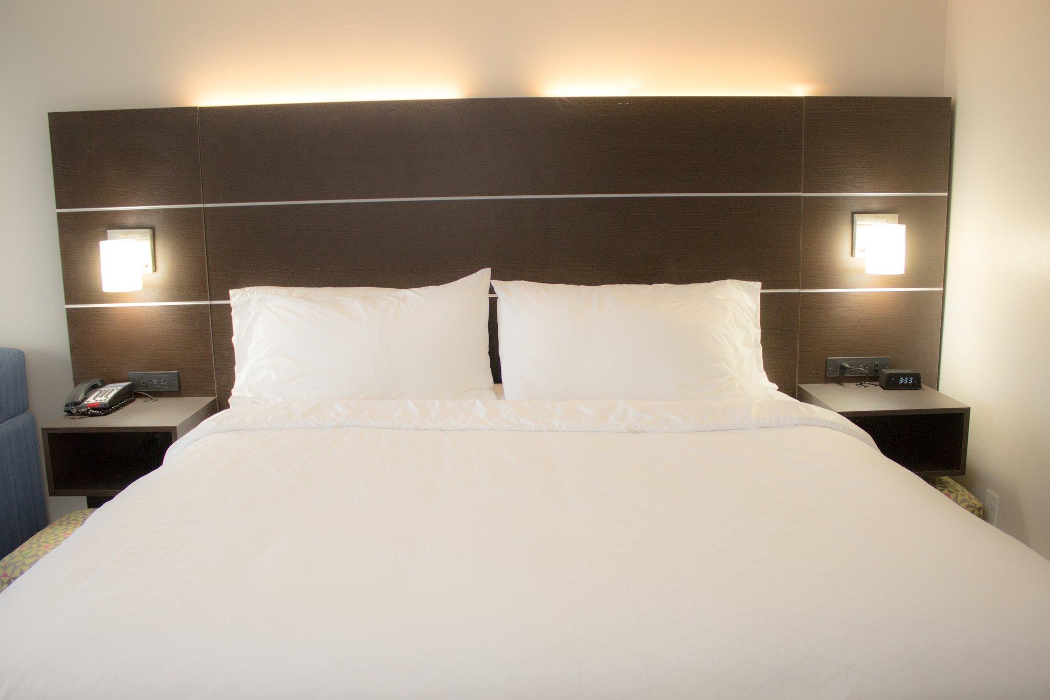 Holiday Inn Express Hotel & Suites Dayton - Huber Heights