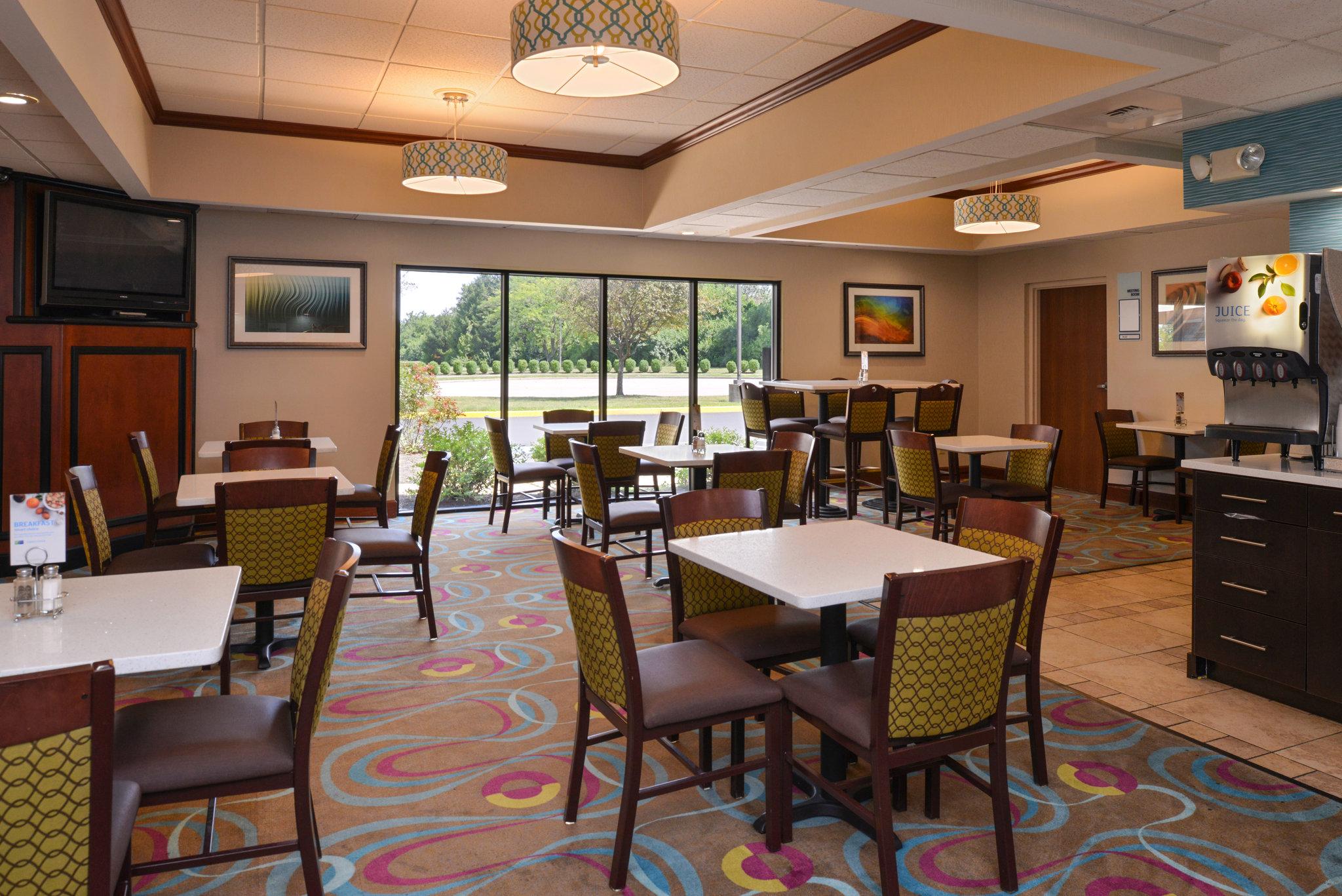 Holiday Inn Express Hotel & Suites Dayton - Huber Heights