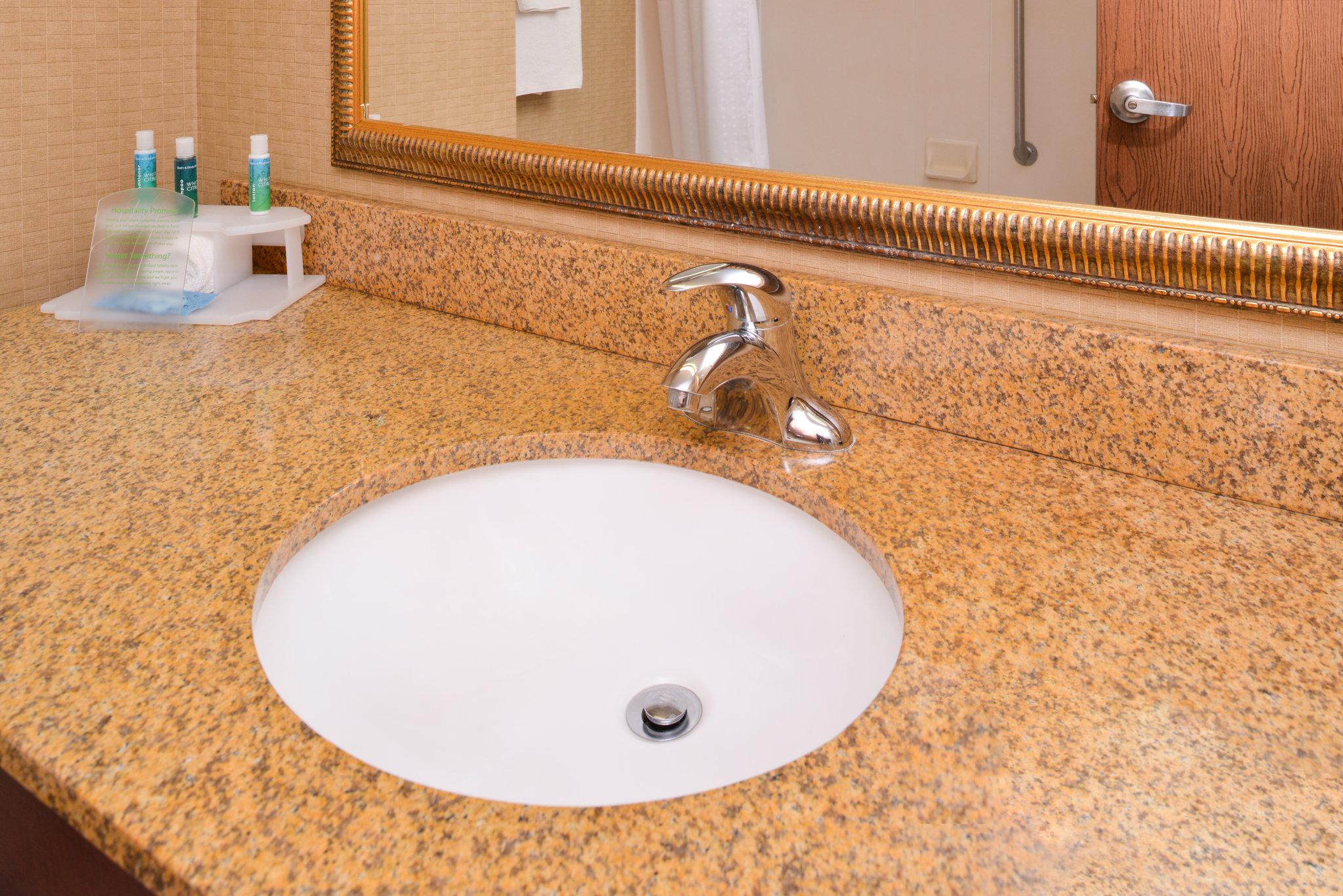 Holiday Inn Express Hotel & Suites Dayton - Huber Heights