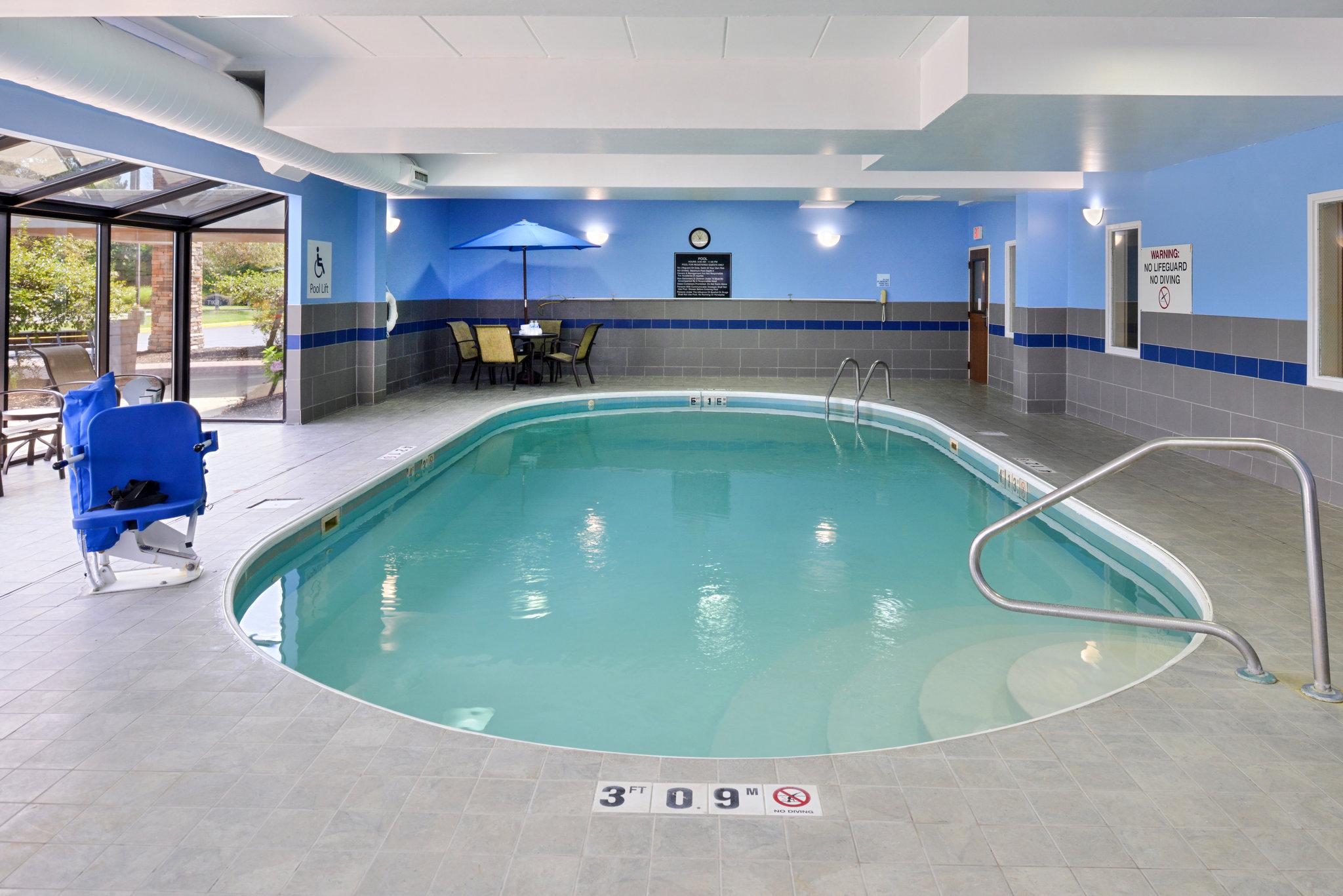 Holiday Inn Express Hotel & Suites Dayton - Huber Heights