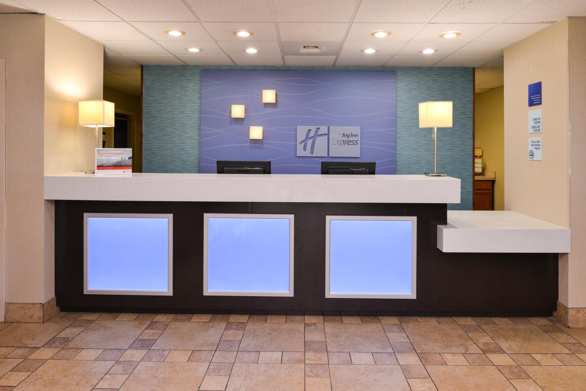 Holiday Inn Express Hotel & Suites Dayton - Huber Heights