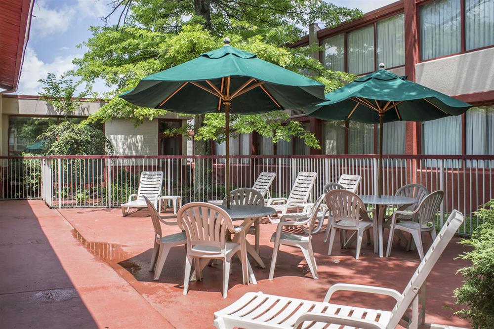 Norwood Inn Hudson Conference Center