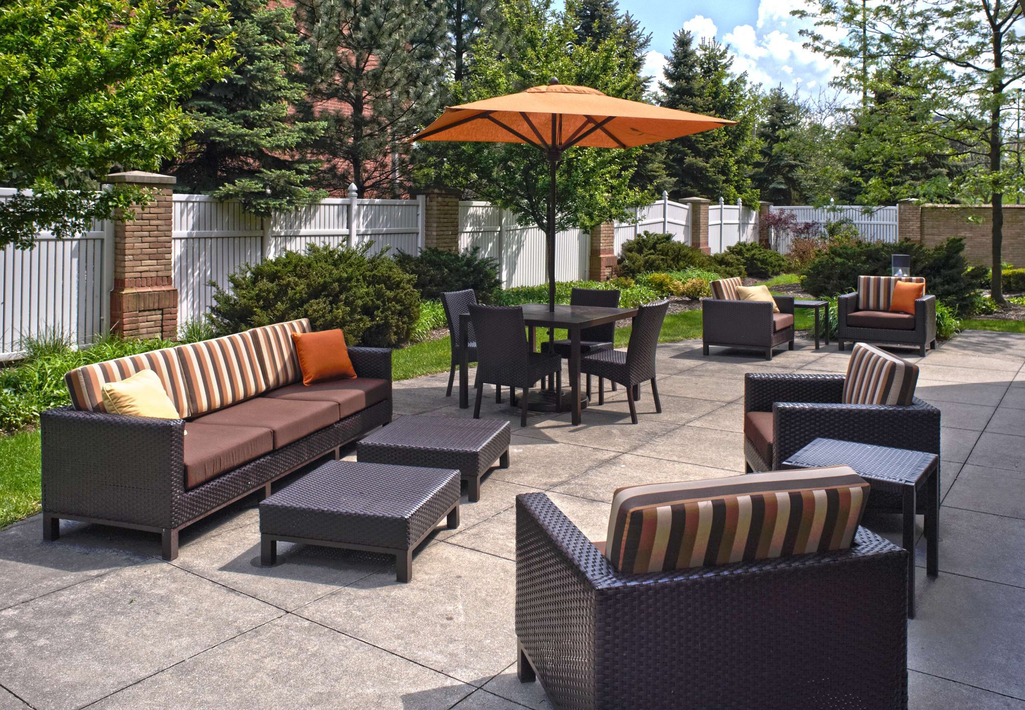 Courtyard Cleveland Independence