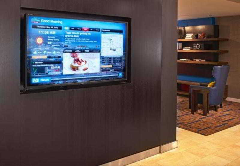 Courtyard Cleveland Independence