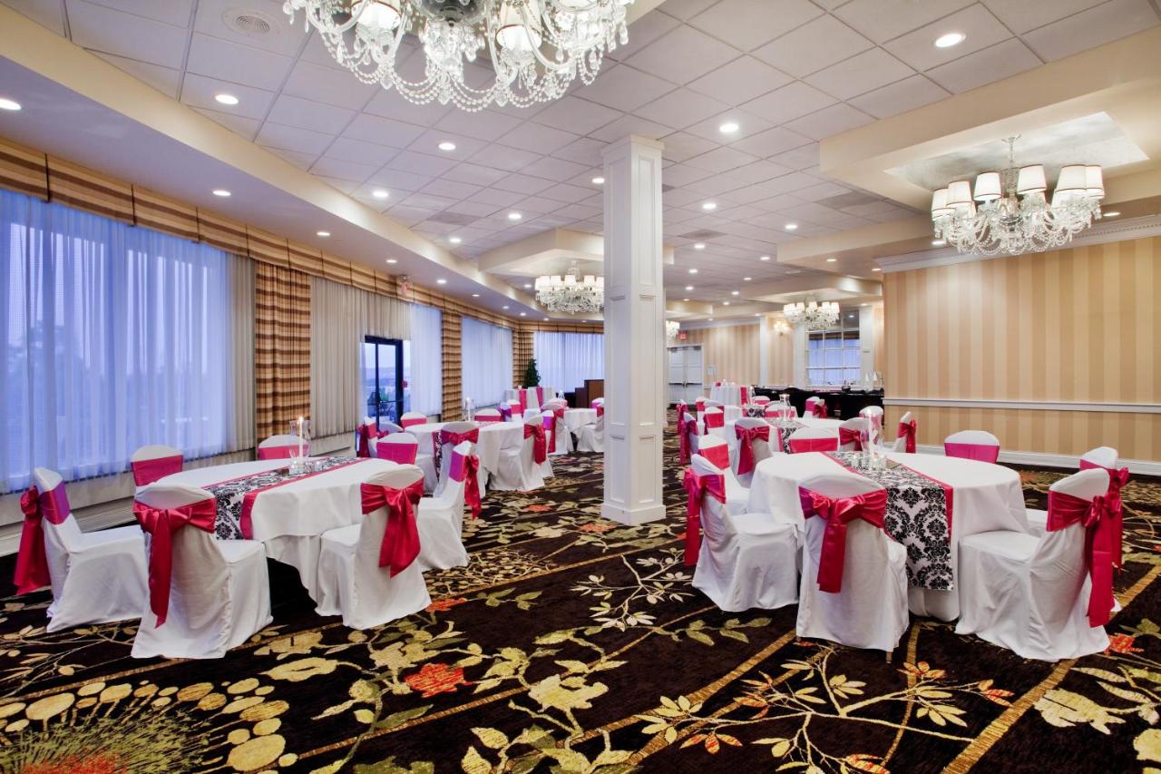 Ramada by Wyndham Cleveland Independence