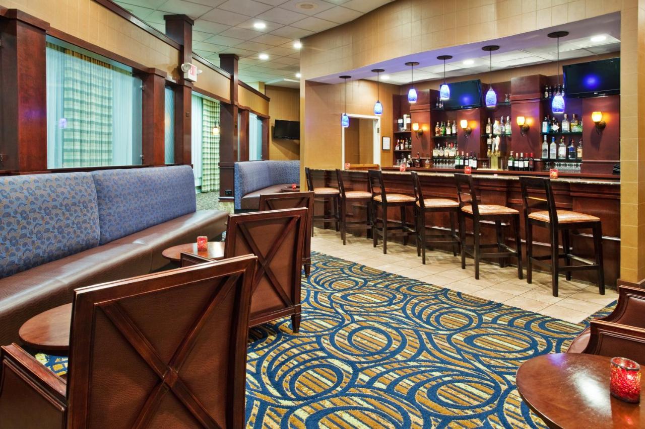 Ramada by Wyndham Cleveland Independence