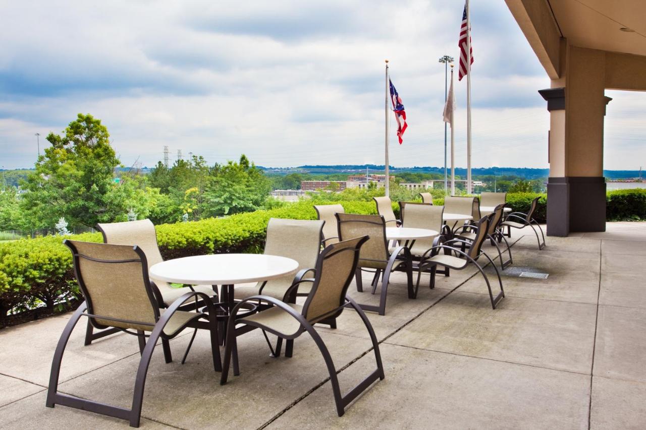 Ramada by Wyndham Cleveland Independence