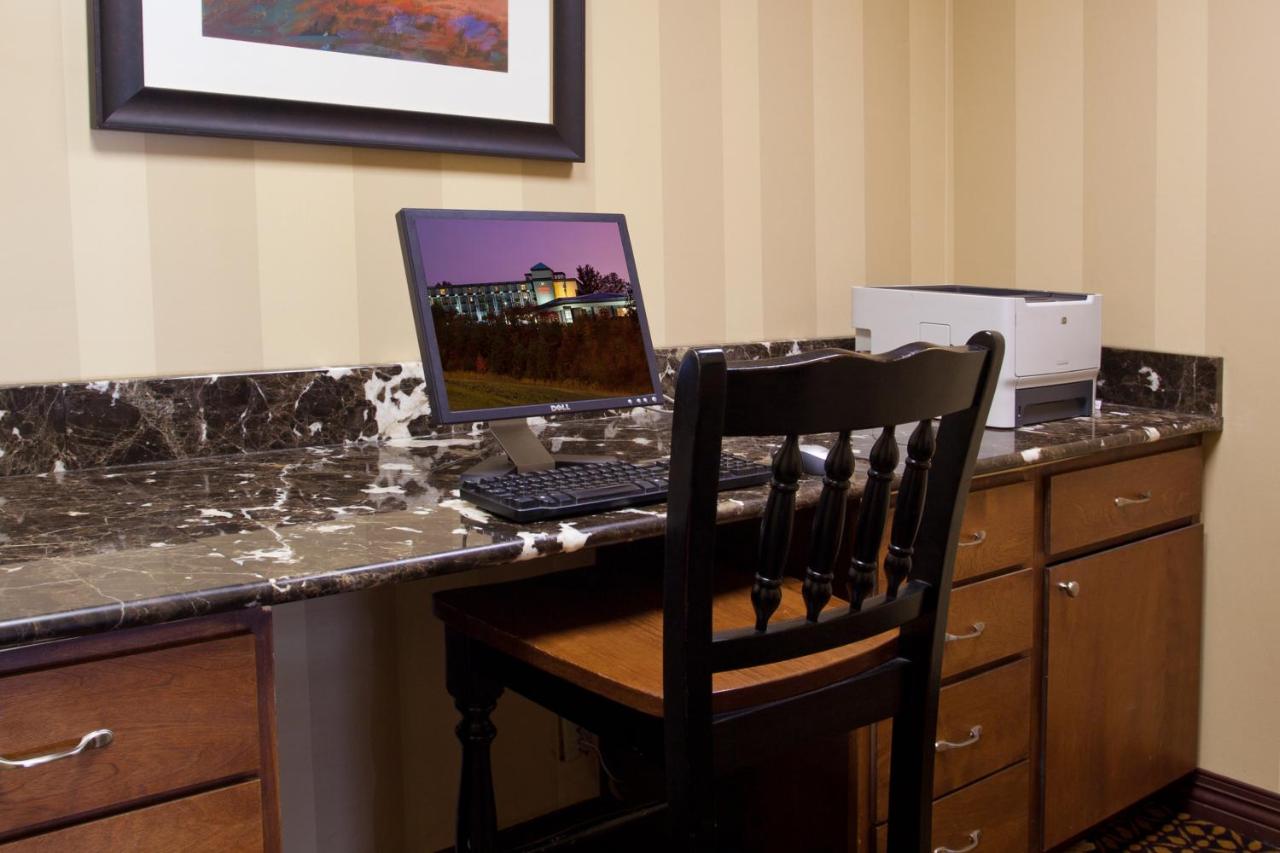 Ramada by Wyndham Cleveland Independence