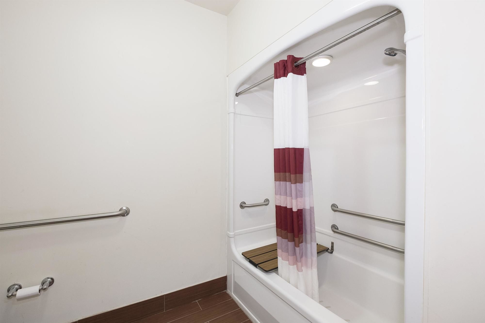 Red Roof Inn Jackson