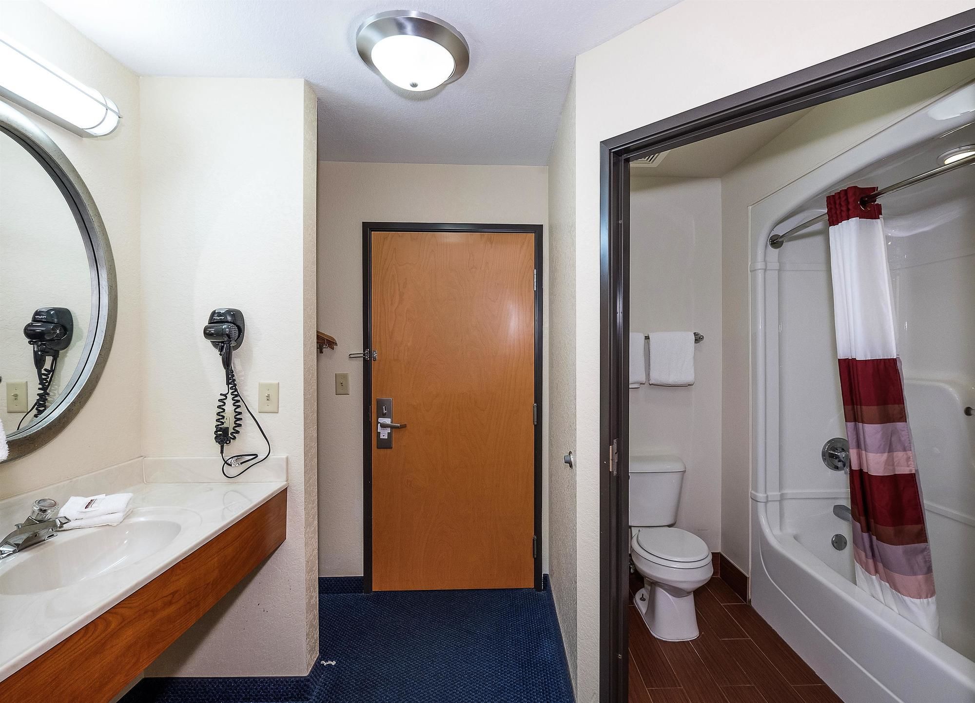 Red Roof Inn Jackson