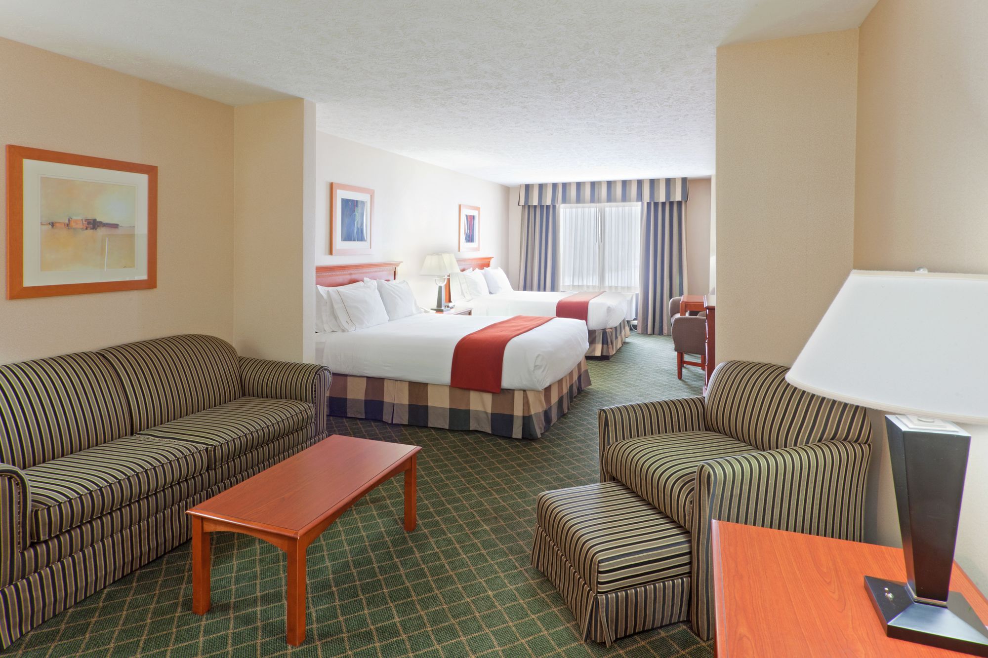 Holiday Inn Express & Suites Kent State University