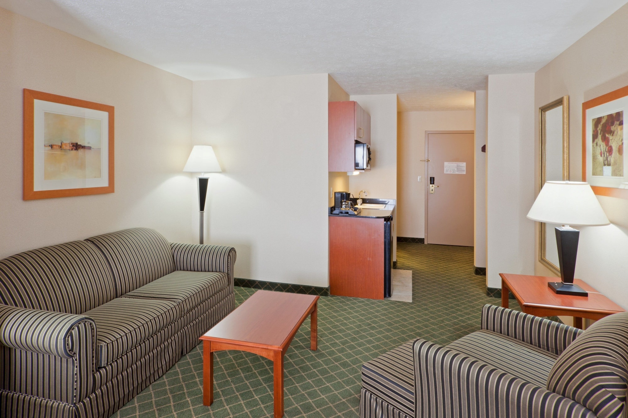 Holiday Inn Express & Suites Kent State University