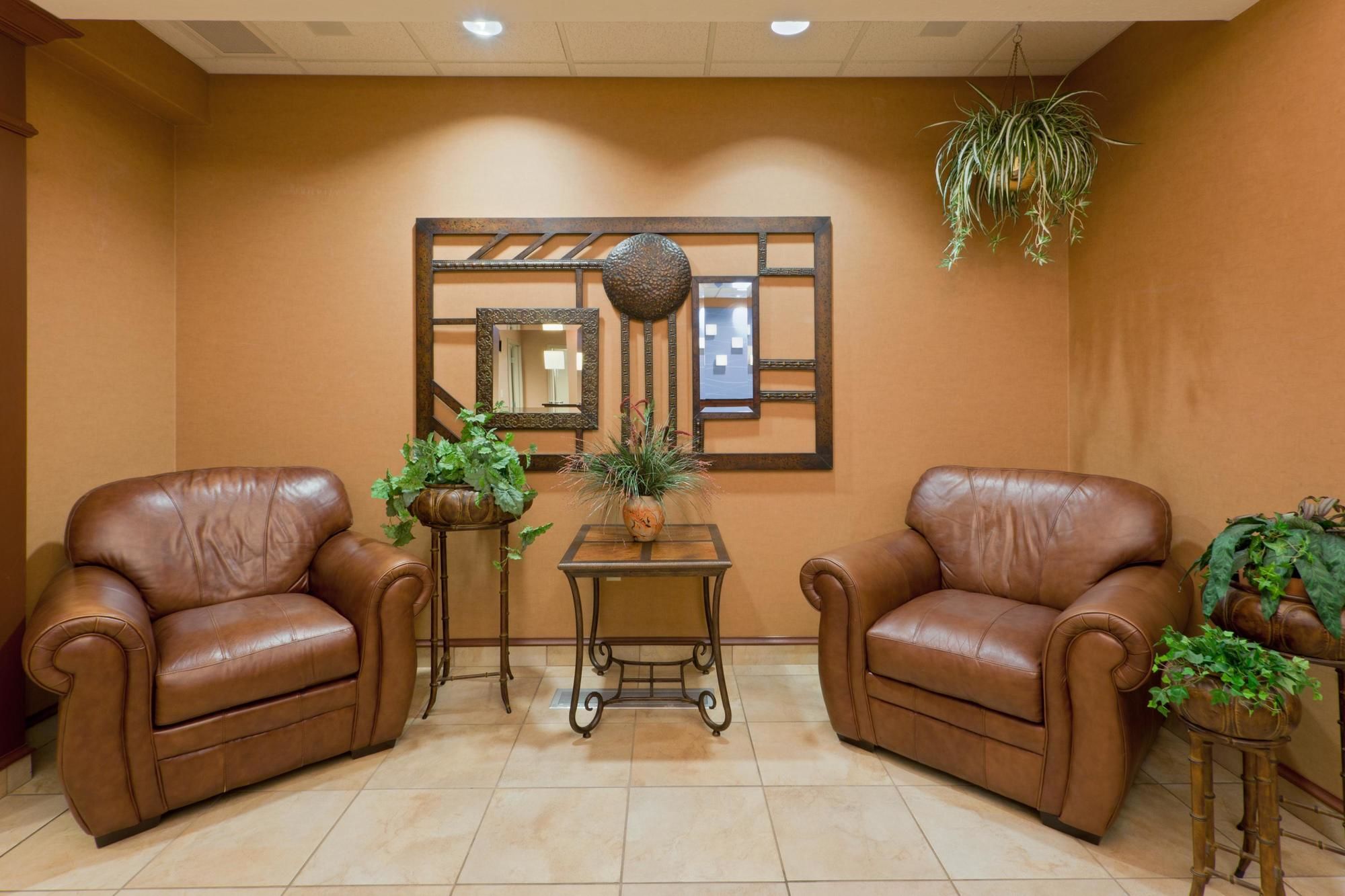 Holiday Inn Express & Suites Kent State University