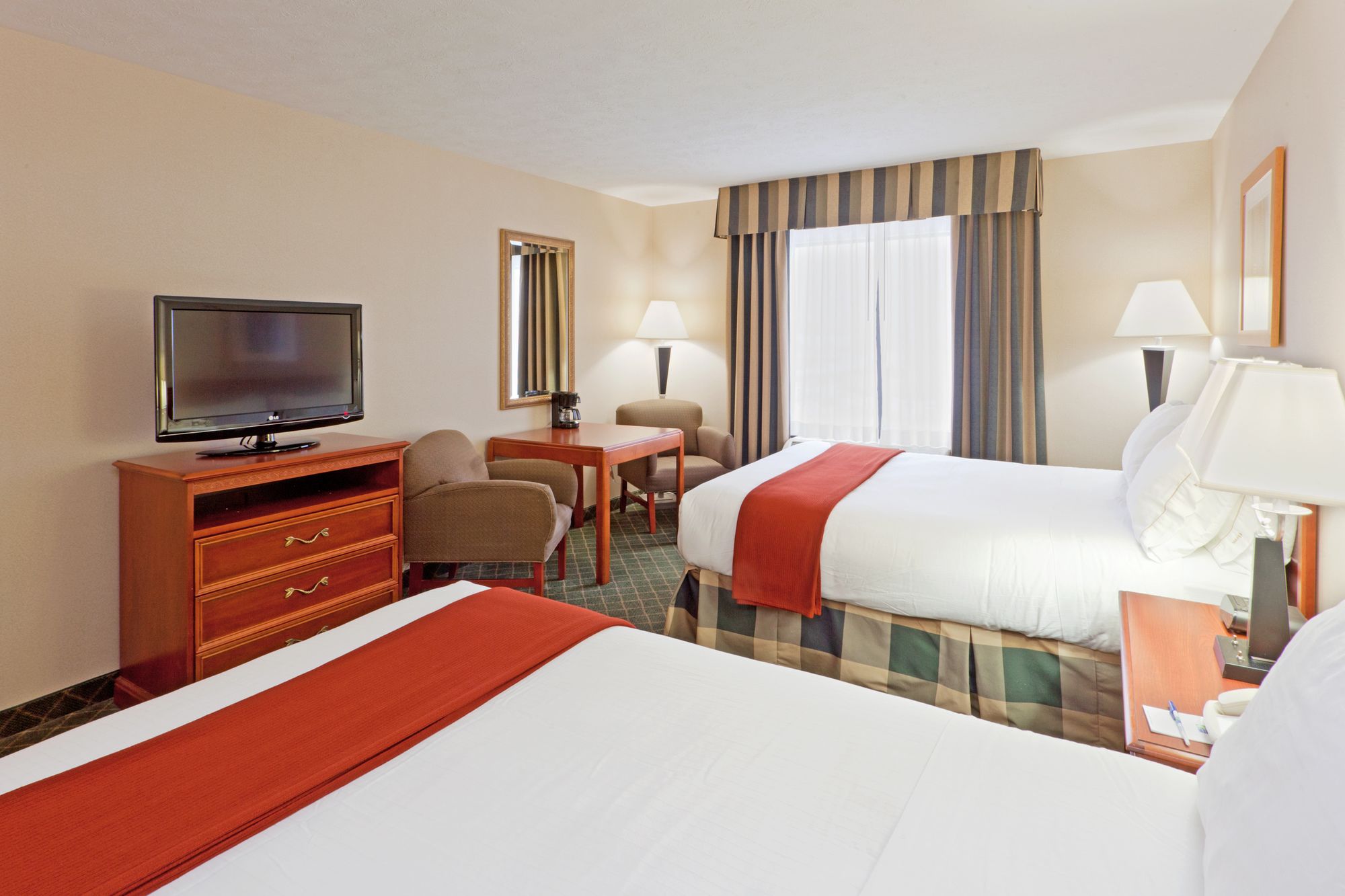 Holiday Inn Express & Suites Kent State University