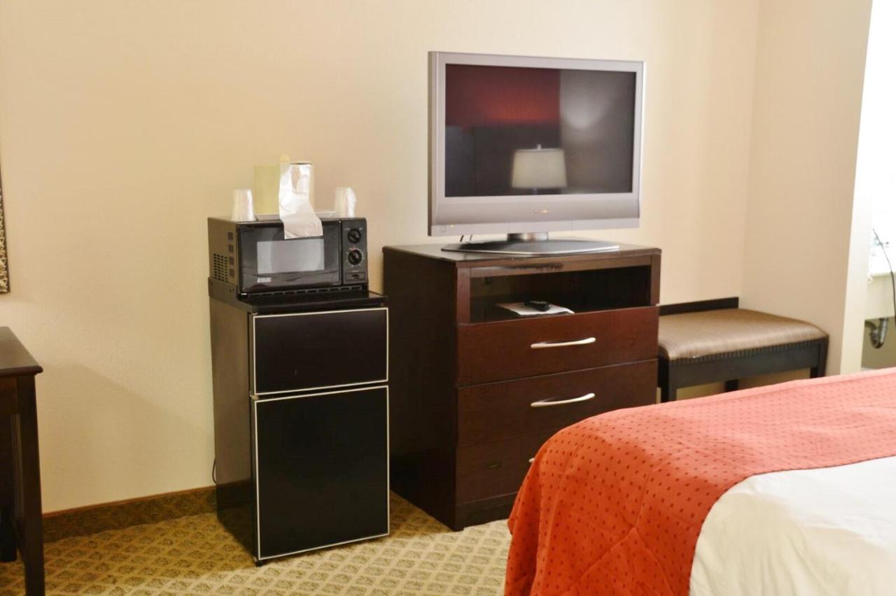 Country Hearth Inn & Suites Kenton