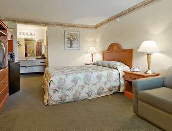 Ramada by Wyndham Cleveland Airport West