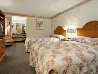 Ramada by Wyndham Cleveland Airport West