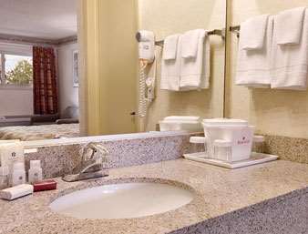 Ramada by Wyndham Cleveland Airport West