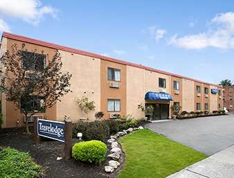Travelodge by Wyndham Cleveland Lakewood
