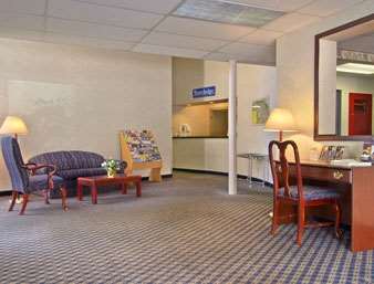 Travelodge by Wyndham Cleveland Lakewood
